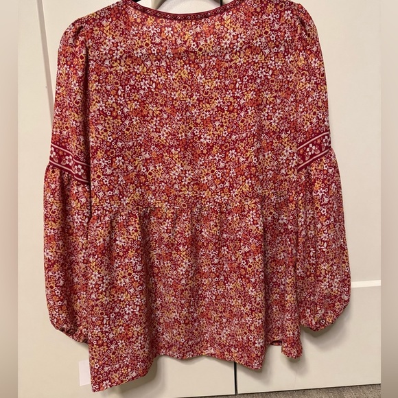 Max Studio Floral Red Women's Top - Picture 3 of 5